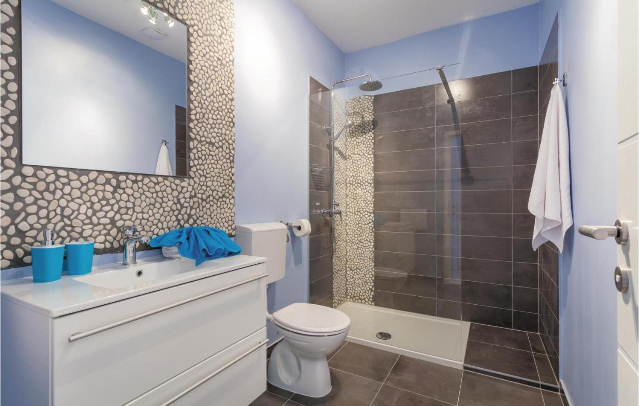 Lovely Apartment In Kastel Stafilic With Jacuzzi Kaštela Esterno foto