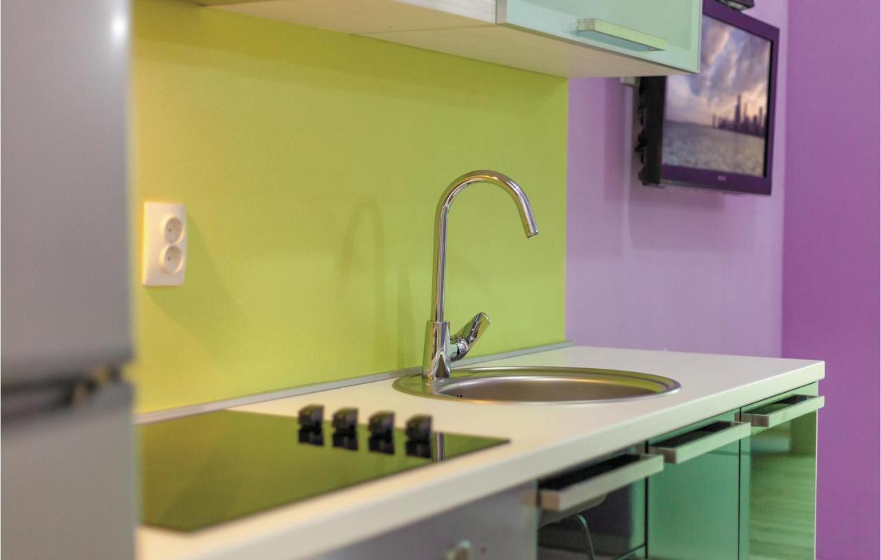 Lovely Apartment In Kastel Stafilic With Jacuzzi Kaštela Esterno foto