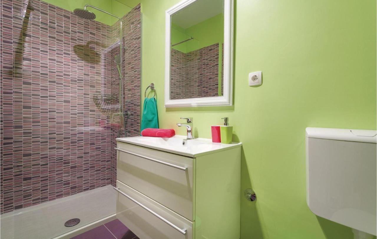 Lovely Apartment In Kastel Stafilic With Jacuzzi Kaštela Esterno foto